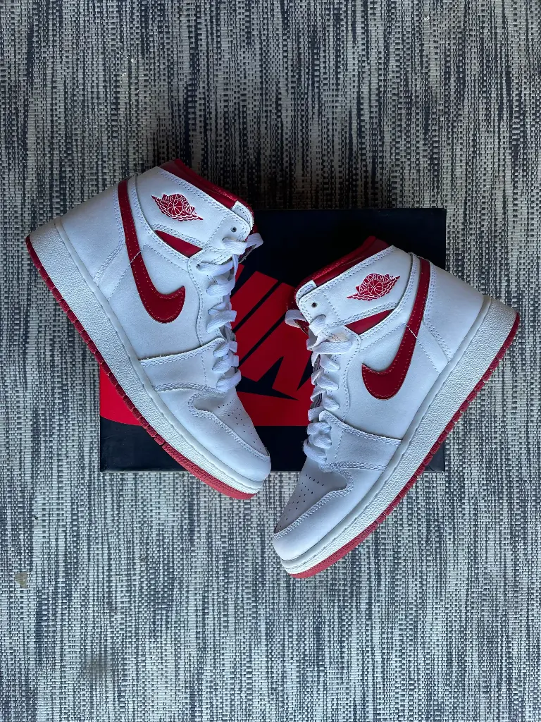 Jordan 1 Retro High Metallic Red | Taille 37,5